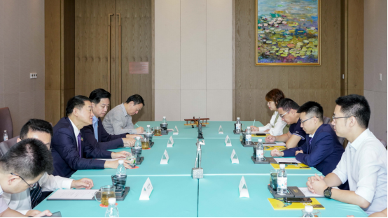 省尊龙凯时集团党委书记、董事长任丁与腾讯“王者荣耀”CTO邓君、腾讯大成网总裁郑亮座谈交流
